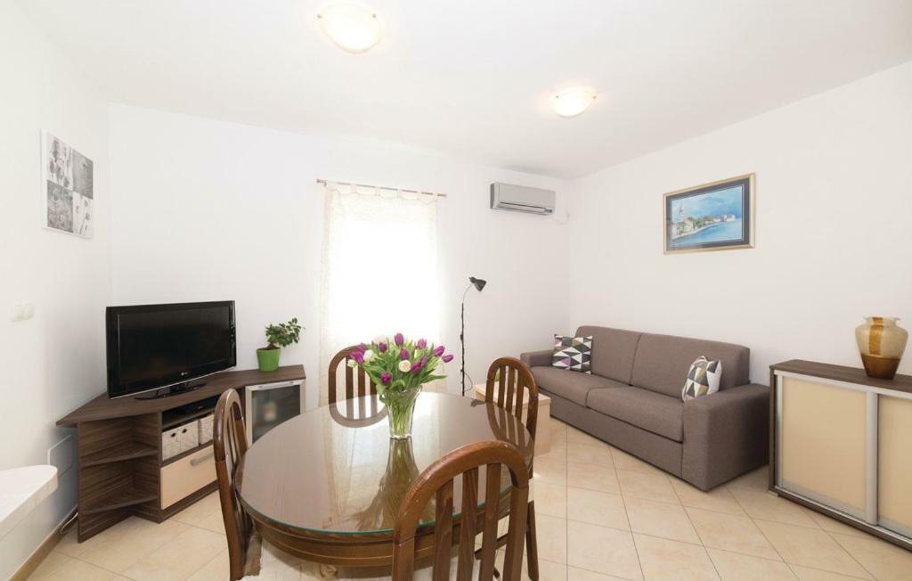 Tradicija Apartment Kastela