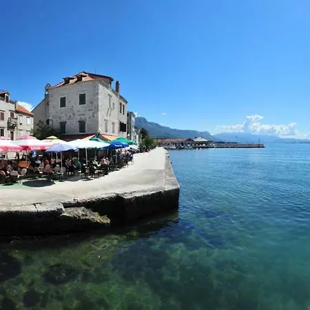 Apartman Tradicija Kastela Exterior photo